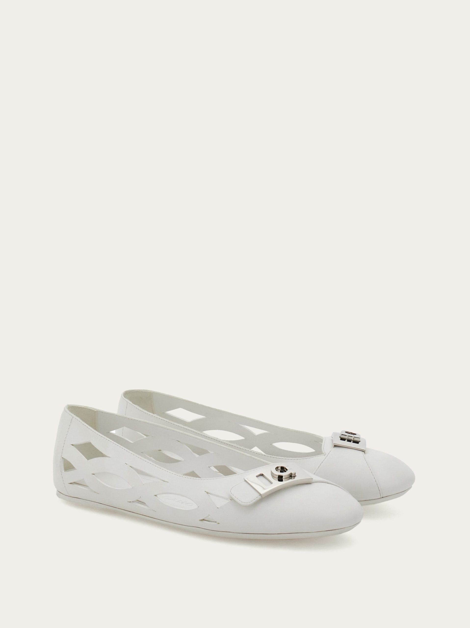 Ferragamo Hug buckle ballet flat - Image 4